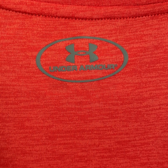 Under Armour Heat Gear short sleeve shirt. - Picture 3 of 3